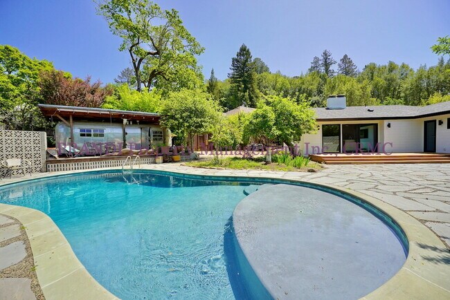 Building Photo - All New!  Fabulous 3 bedroom Fairfax house...