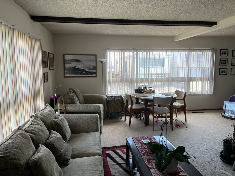 Building Photo - 110 Warwick St