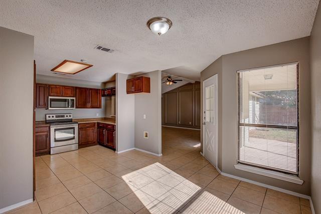 Building Photo - 420 Revolution Ln