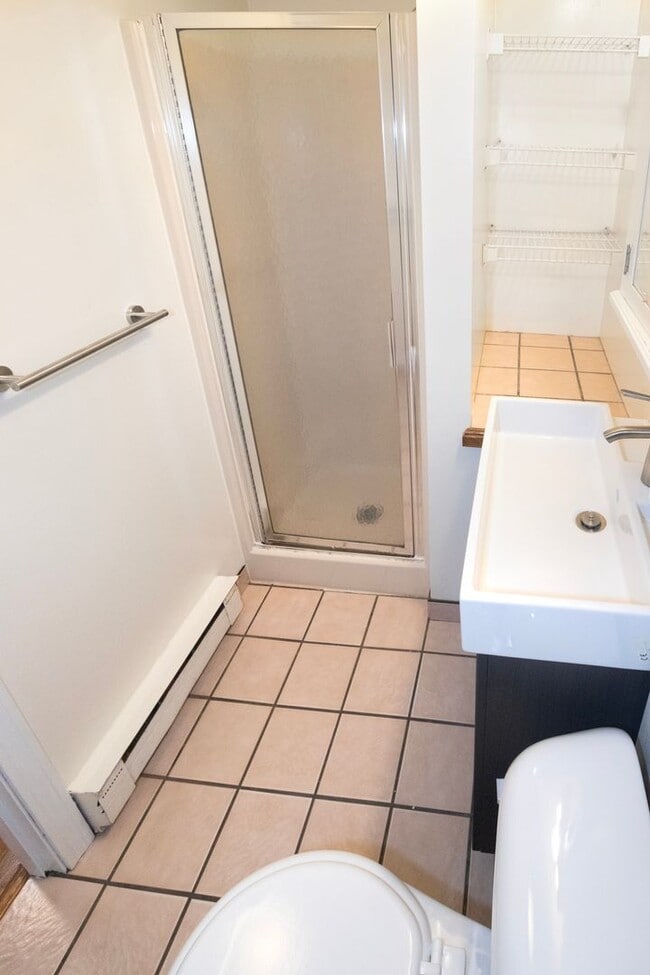 Building Photo - 174 Drew Rd