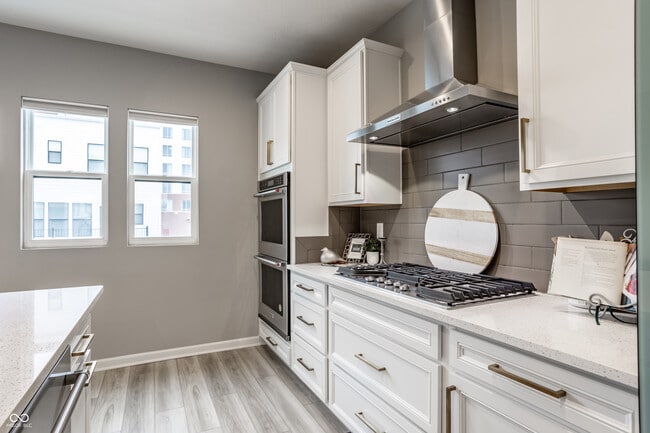 Building Photo - 9744 Junction Sta