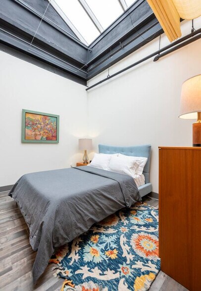 Building Photo - 350 East Ave