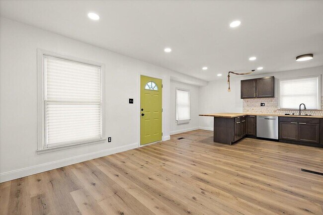 Building Photo - 6106 Oldtown St