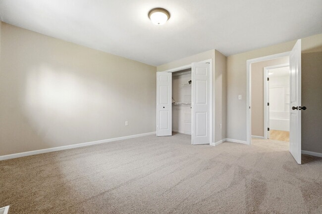 Building Photo - 3735 Richlawn Rd