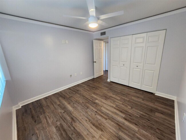Building Photo - 14800 Walsingham Rd