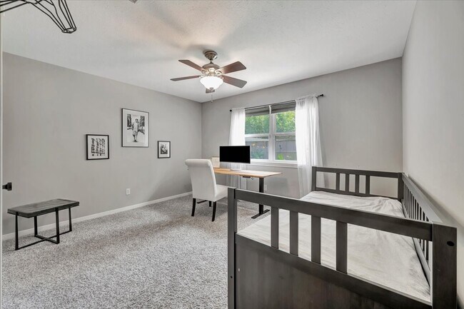 Building Photo - 15402 Willow Shores Dr