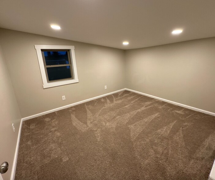 Building Photo - 107 W Biddle St