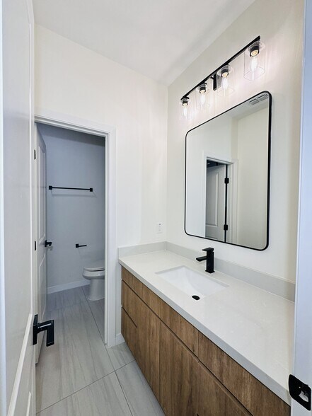 Building Photo - 11313 N 25th St