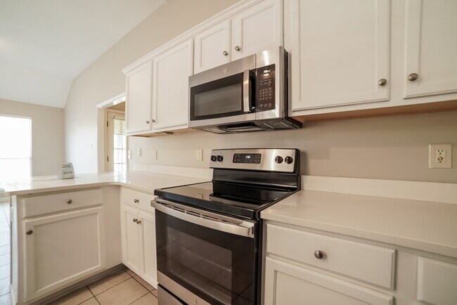 Building Photo - 4882 Graham Lake Dr