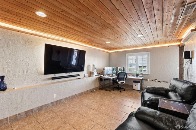 Building Photo - 228 Belhaven Ave