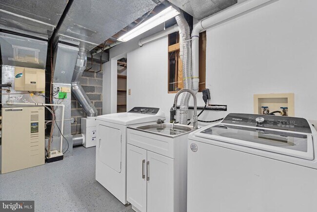 Building Photo - 10429 Headly Ct