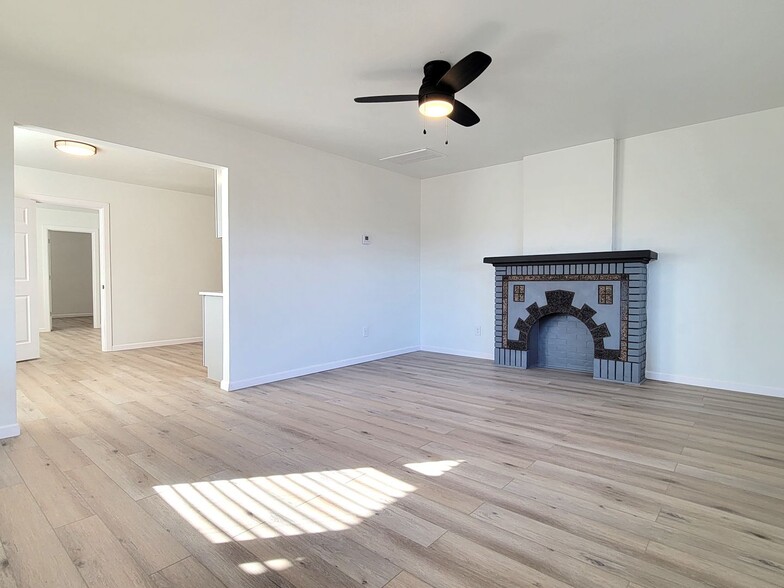 Building Photo - 4701 N McKinley Ave