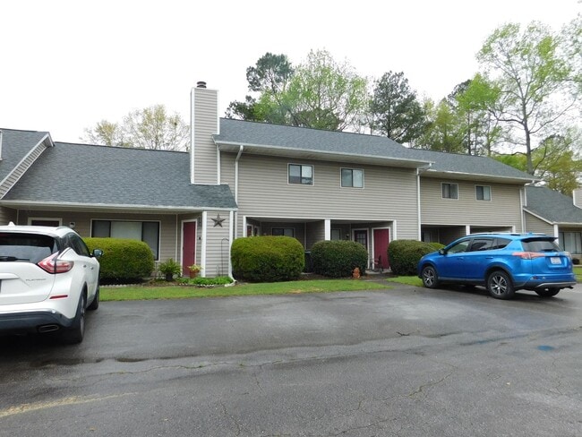 Building Photo - 1505 College Way