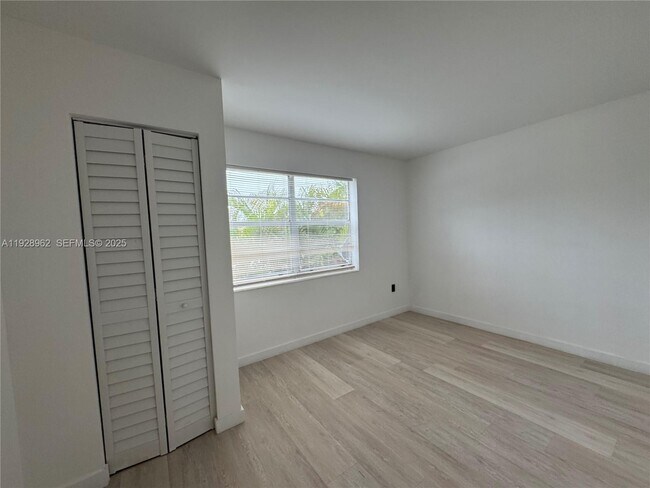 Building Photo - 12215 W Dixie Hwy