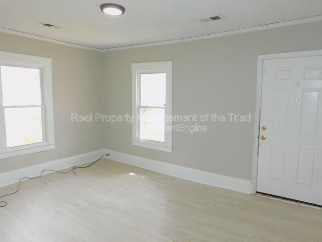 Building Photo - 1217 Pearson Pl