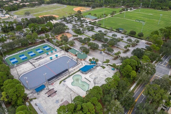 Building Photo - 1460 Corbison Point Pl