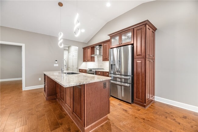 Building Photo - 1352 Creeks Edge Dr