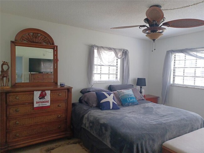 Building Photo - 12900 Vonn Rd