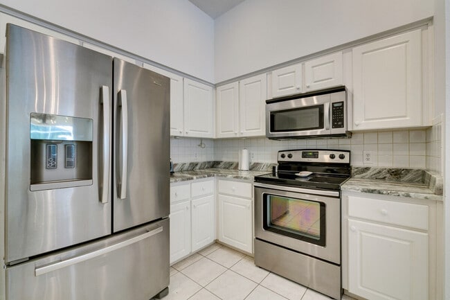 Building Photo - 9939 SW 203rd Cir