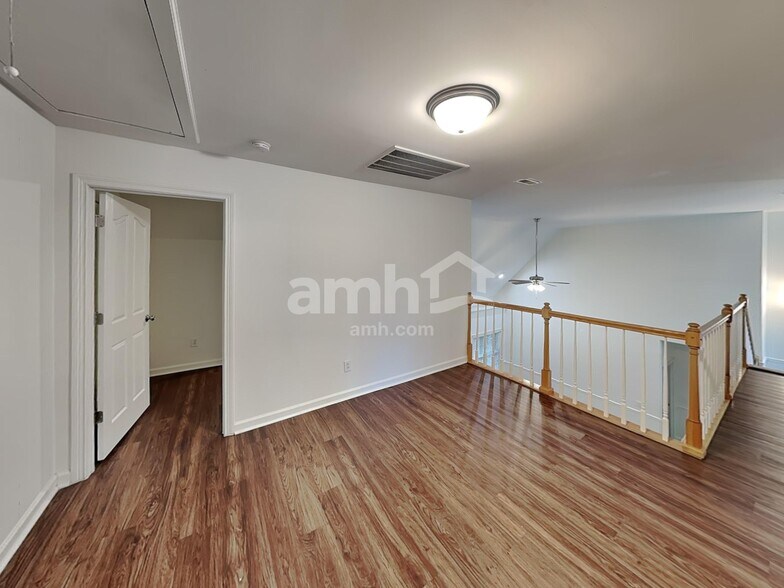 Building Photo - 311 Annadel St