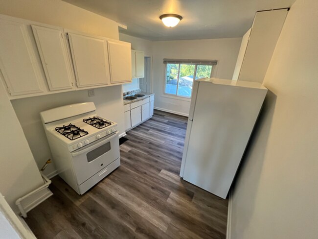 Building Photo - 2408 W High St