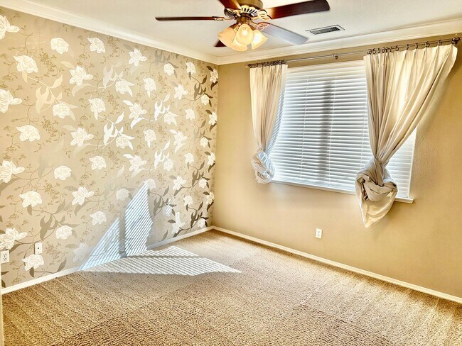 Building Photo - 4048 W Apple Tree Ln