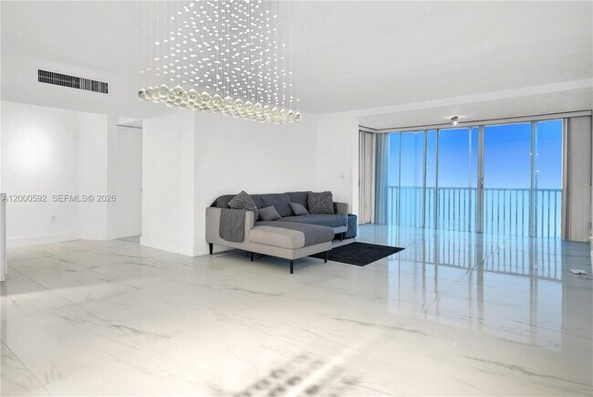 Building Photo - 1750 NE 191st St