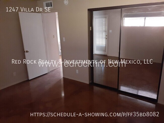 Building Photo - 1247 Villa Dr SE