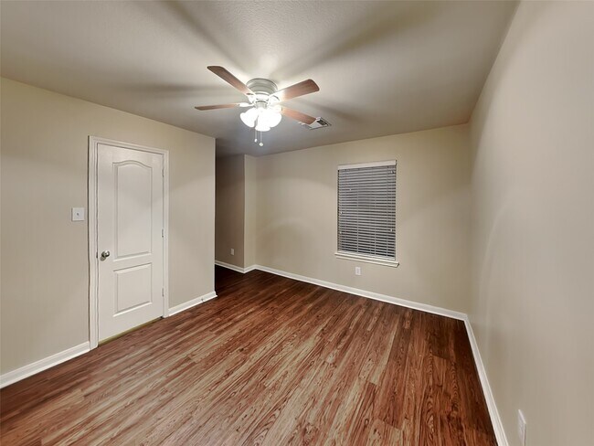 Building Photo - 18302 Fair Grange Ln