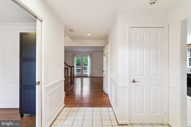 Building Photo - 10940 Brewer House Rd