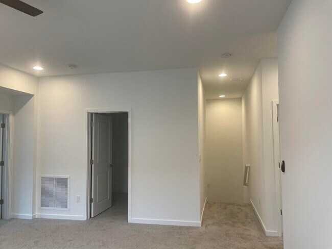 Building Photo - 8792 Antarus Dr