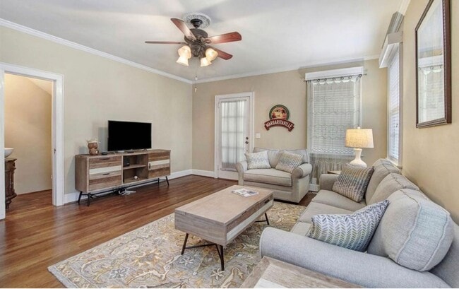 Building Photo - Wales Garden