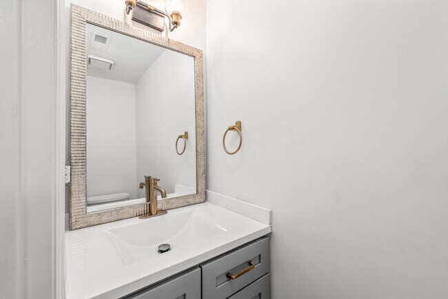 Building Photo - 9726 Old Gate Dr