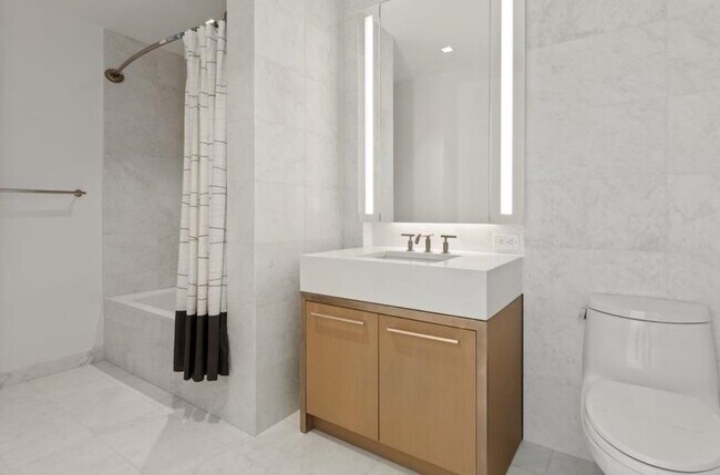 Building Photo - 75 Park Ln S