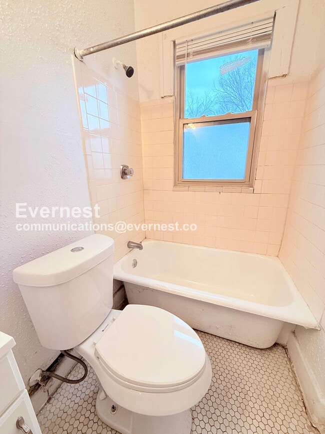 Building Photo - 13909 Hartwell St