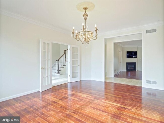 Building Photo - 3271 St Andrews Dr