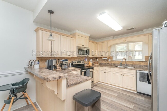 Building Photo - 3128 Alexandria Dr