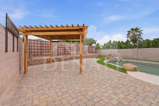 Building Photo - 11319 W Madisen Ellise Dr