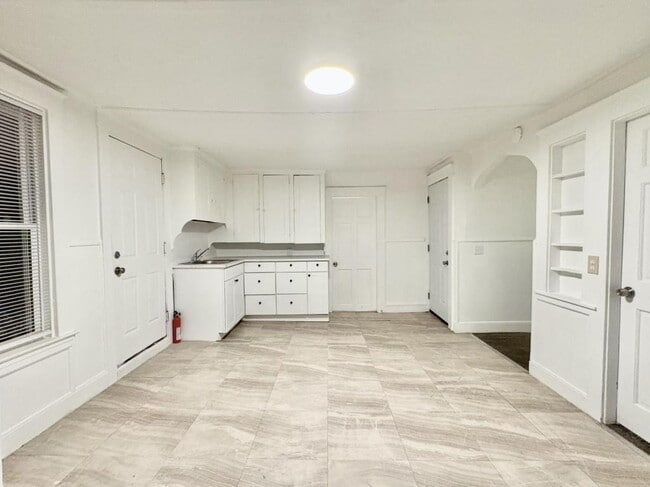 Building Photo - 117 Pierce St