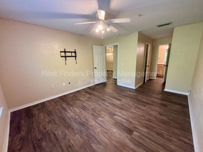 Building Photo - 7800 Point Meadows Dr