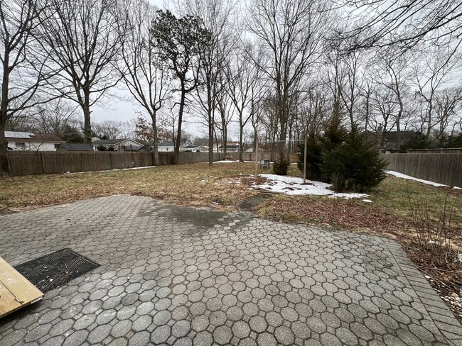 Building Photo - 30 Somerset Ave