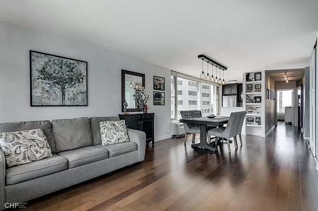 Building Photo - 1400 N State Pky