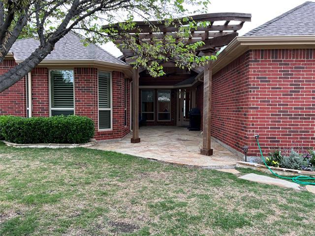 Building Photo - 203 Fallbrook Dr
