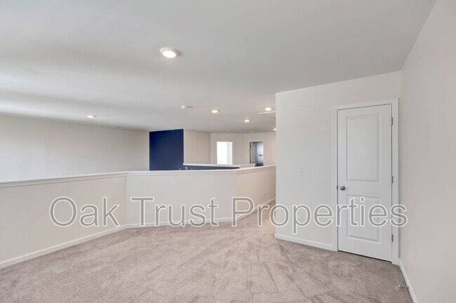 Building Photo - 703 Hilchot Dr