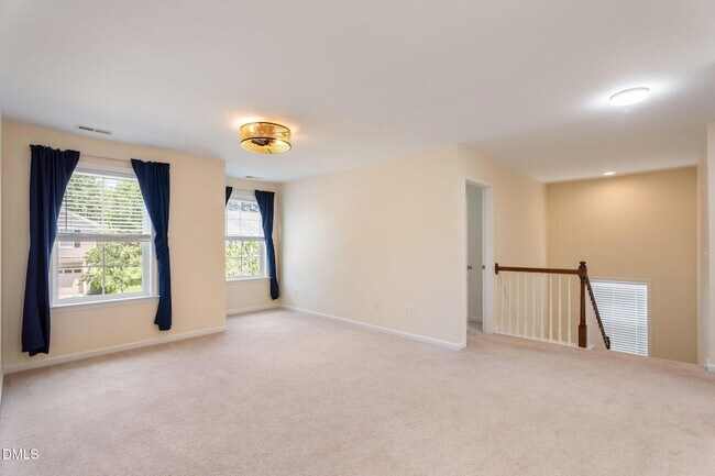 Building Photo - 855 Ember Dr
