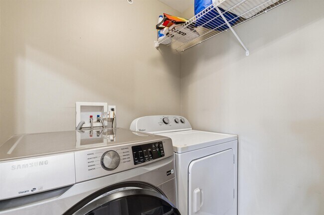 Building Photo - 2233 S Main St