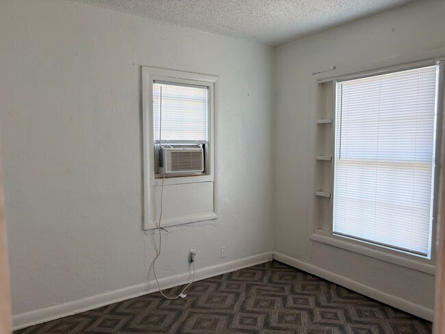 Building Photo - 3111 Amherst St