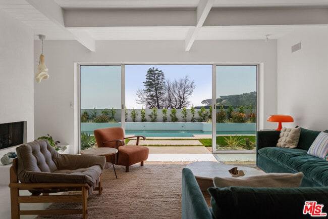 Building Photo - 1227 Tellem Dr