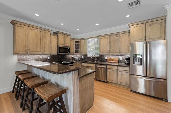 Building Photo - 4601 Bougainvilla Dr