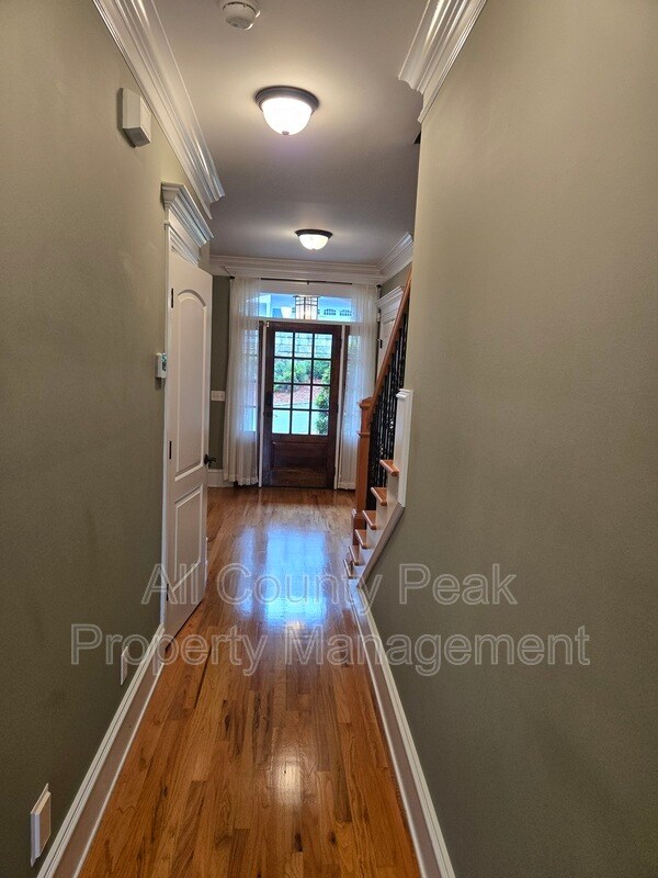 Building Photo - 216 Shady Ridge Ln